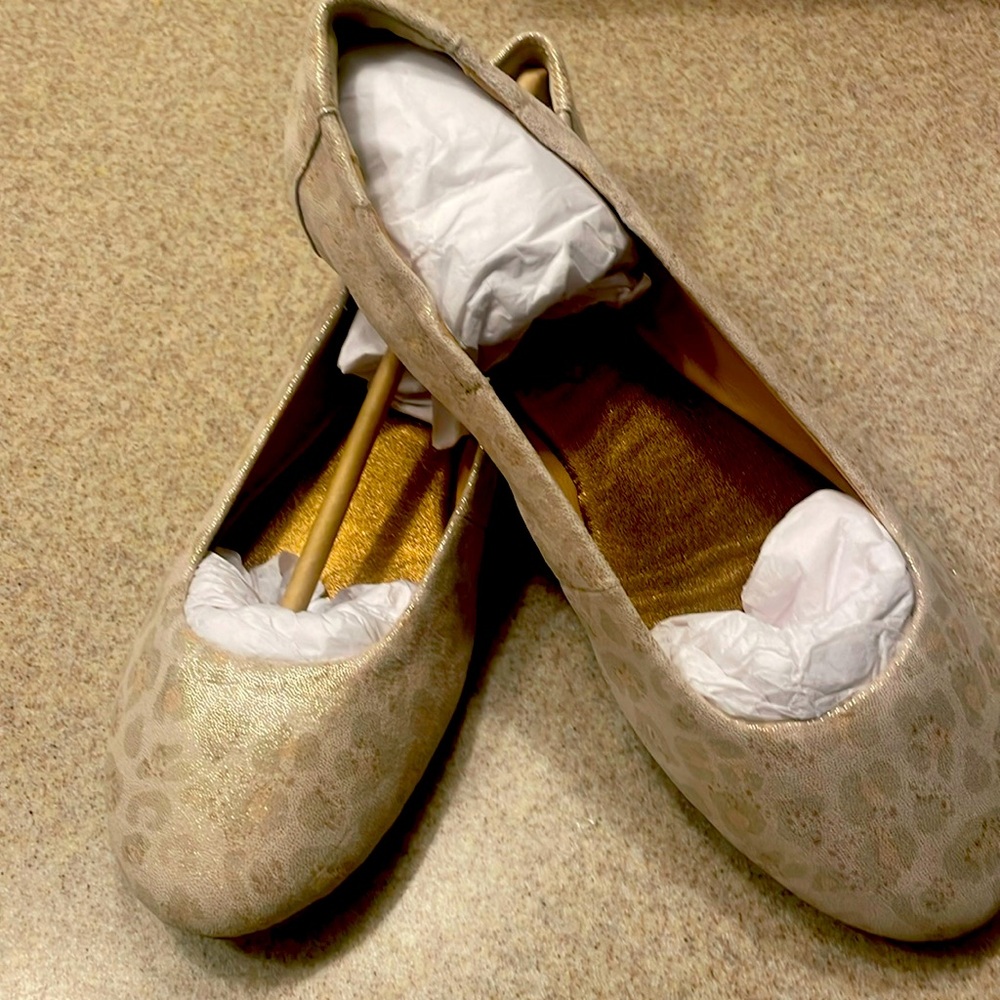 Livie & Luca women’s ballet flat polilla taupe leopard size 8